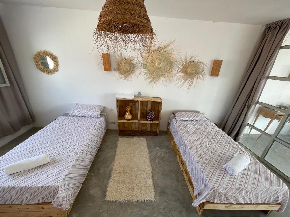 Anir Of Sea Tamraght Hostel Екстериор снимка